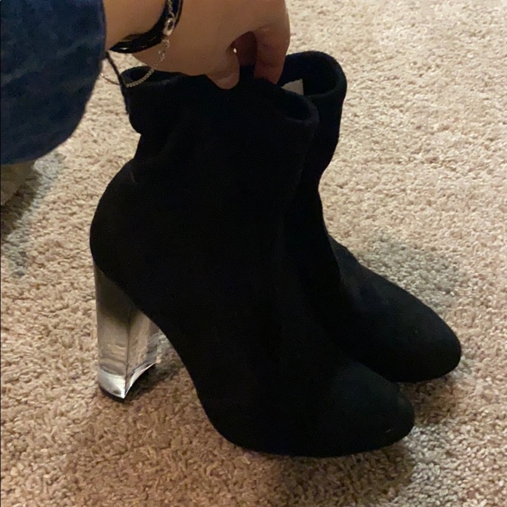 Women’s suede boots